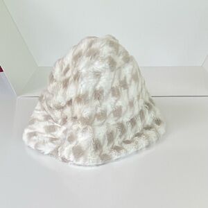 Laundry by Shelli Segal Hat, Faux Fur Lined Bucket Hat, White-Gray, OS